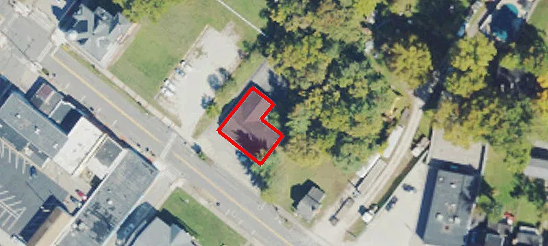 735 Main St