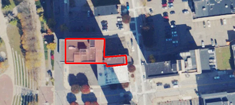 1141 Main St