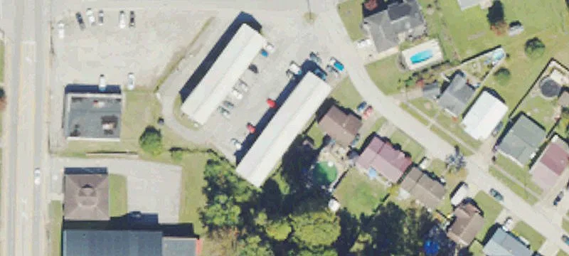 203 Lakeview Dr