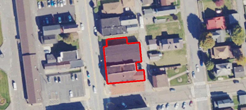 922 Main St