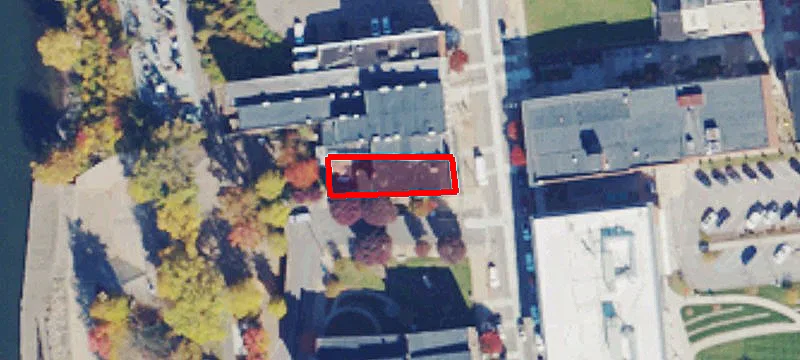 1071 Main St