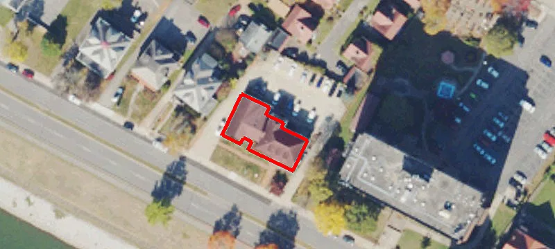 1538 Kanawha E Blvd