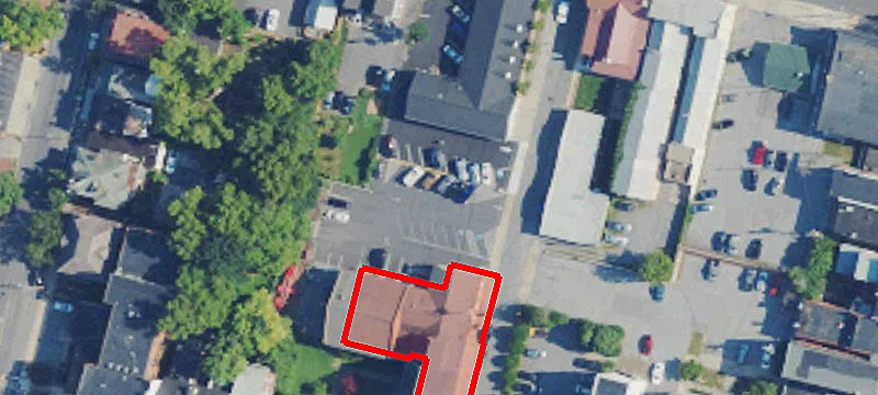 117 College St