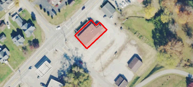 902 Main St