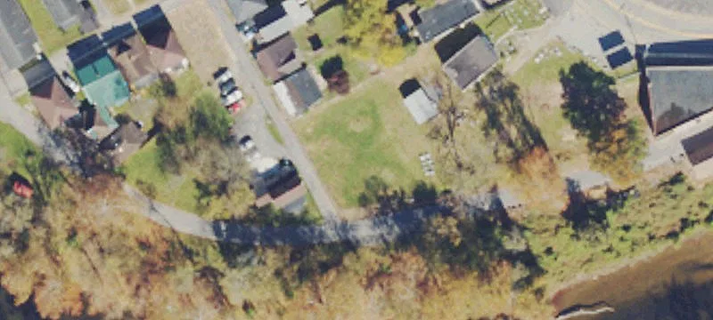 914 Riv Rd
