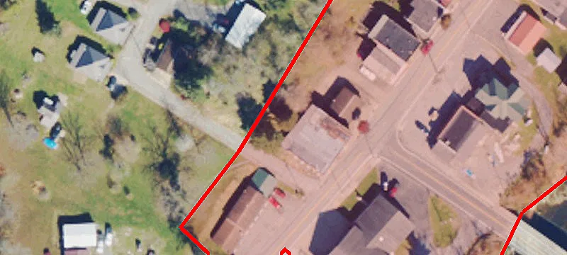 560 Main St