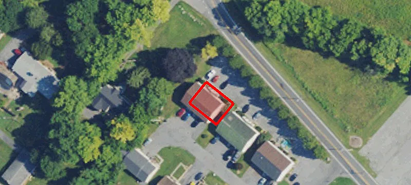 704 Thomas Ln