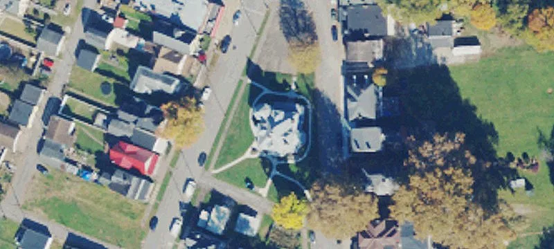 325 Frnt St