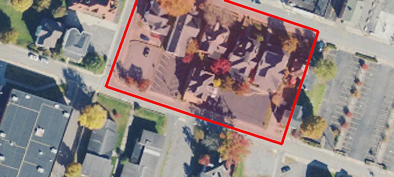 360 Lee Ave