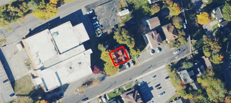 129 Main St