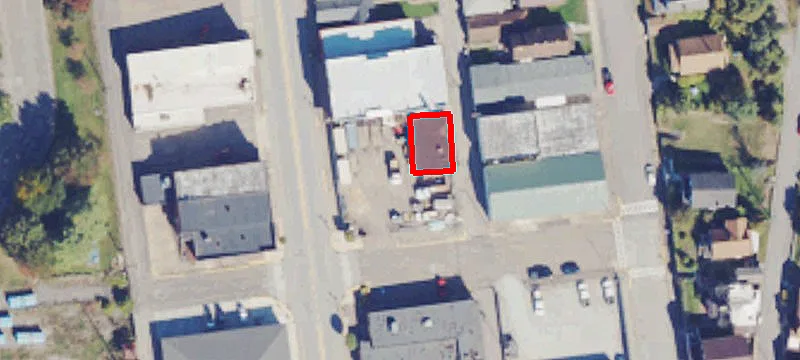 702 Main St
