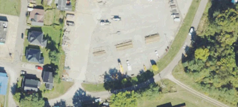 411 Lewis Ln