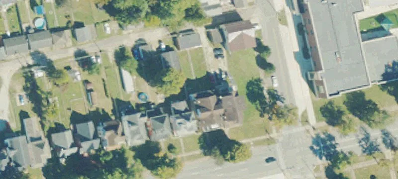 2582 3rd Ave