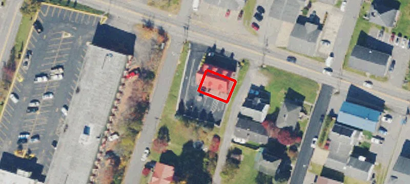 3493 University Ave