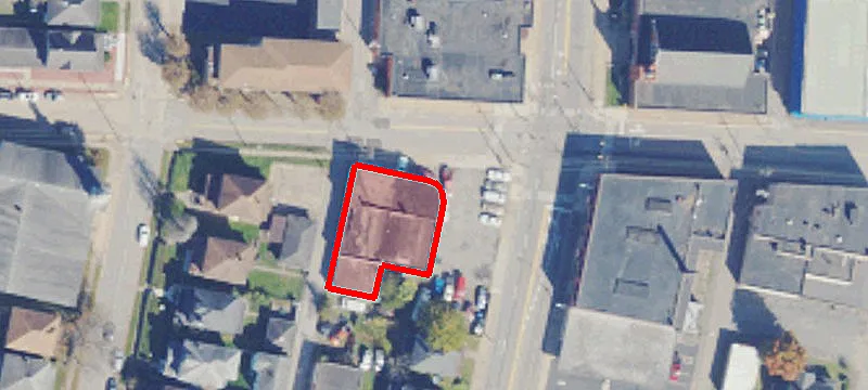 3301 Main St