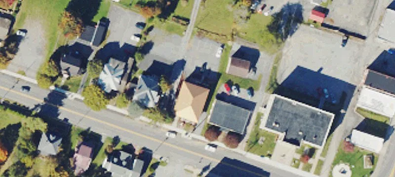 1604 Main St