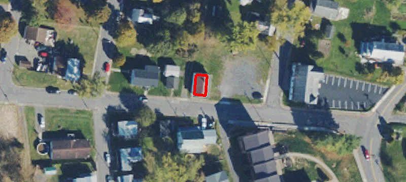 52 Riv St
