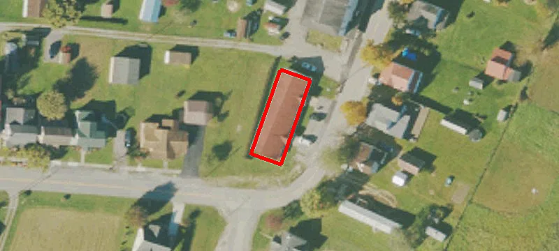 Pond St