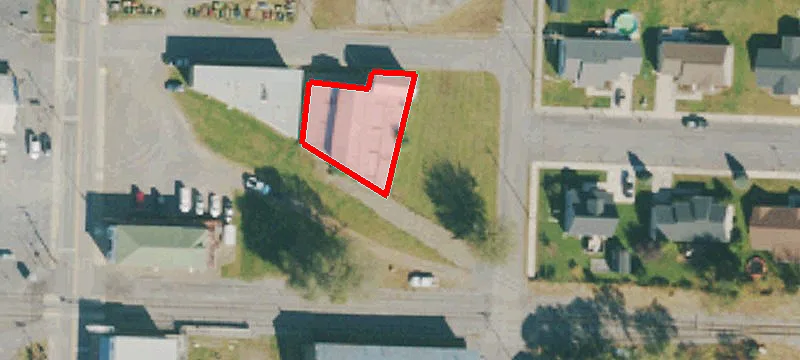 4 B Ave