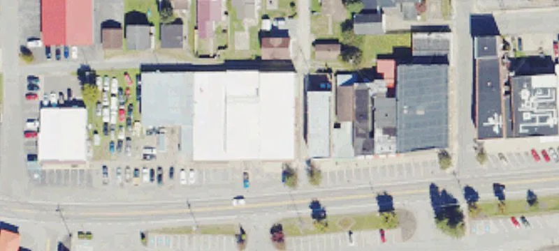 300 Main St