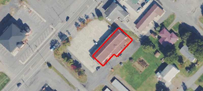 425 Main St