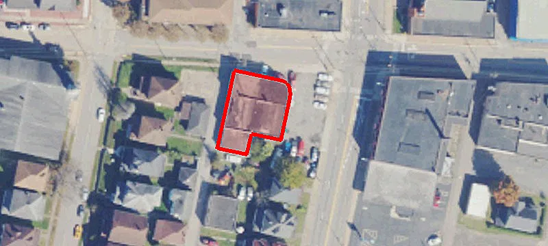 3301 Main St