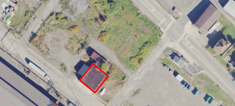 1736 Main St