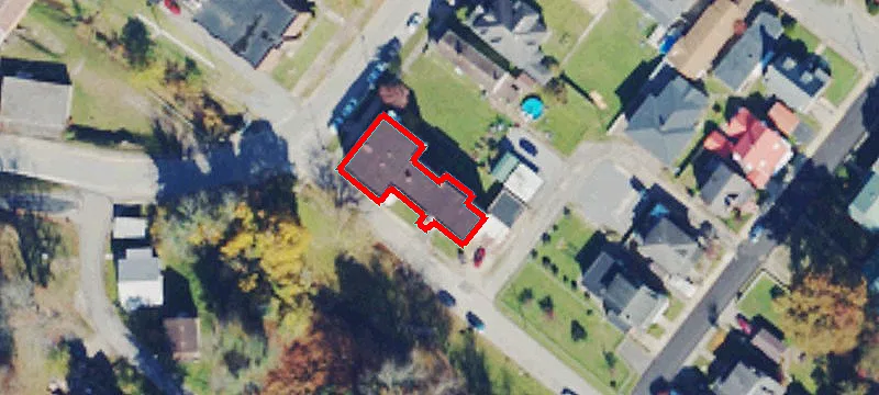 4 Ctr Ave
