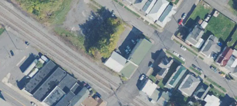 90 Mozelle St
