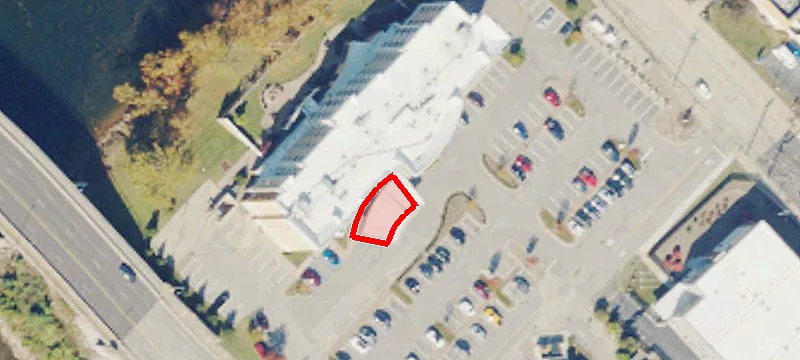 100 Kanawha E Blvd
