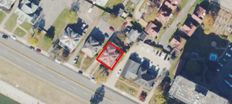 1528 Kanawha E Blvd