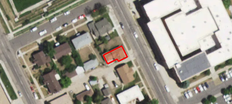 2820 Warren Ave
