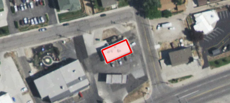 2400 Cy Ave