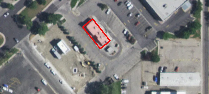 1111 Cy Ave