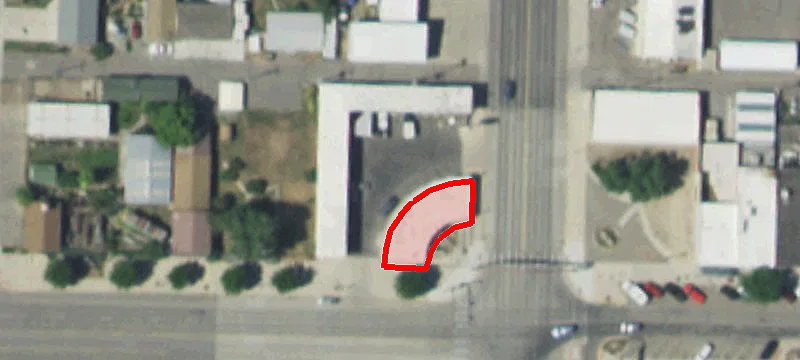 600 Broadway St