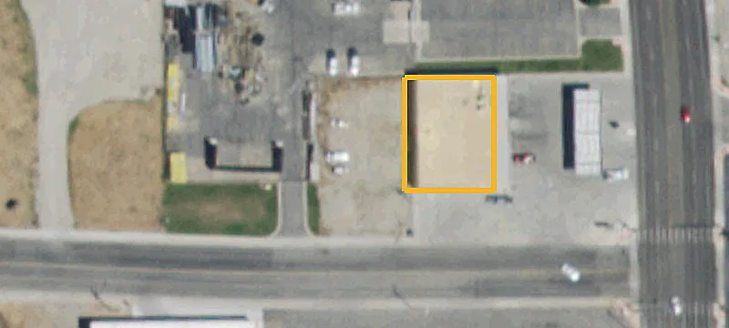 1305 Main St