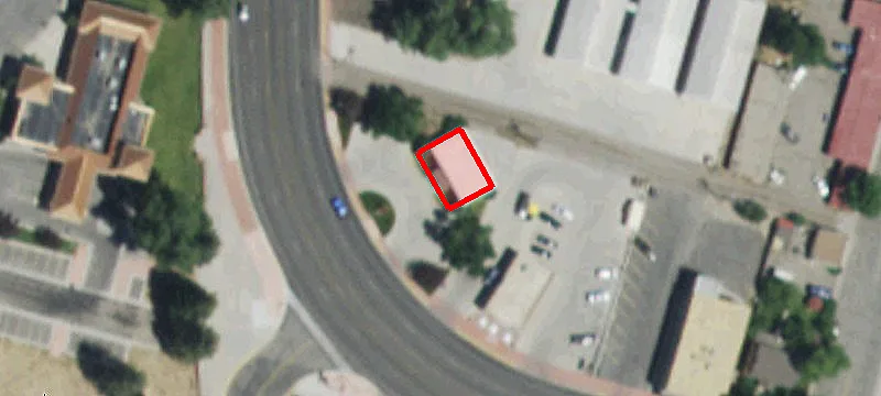 990 Main St
