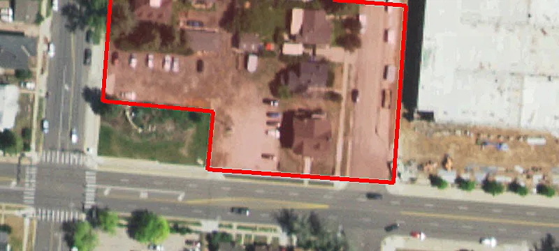 915 Grand Ave