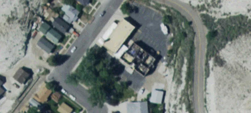 400 1st E St