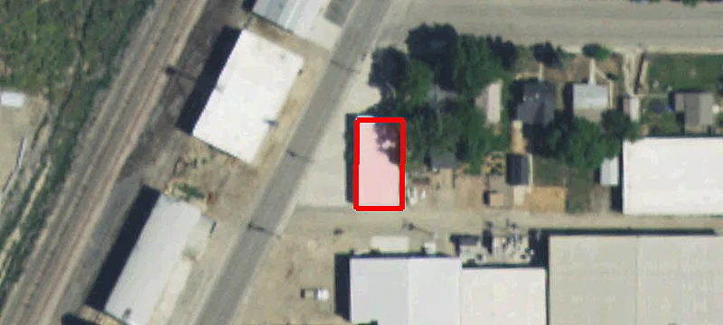 327 Railway Ave