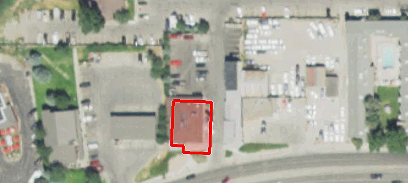 385 Broadway Ave