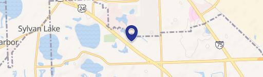 Retail Space in Bloomfield Hills